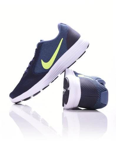 Nike Revolution 3