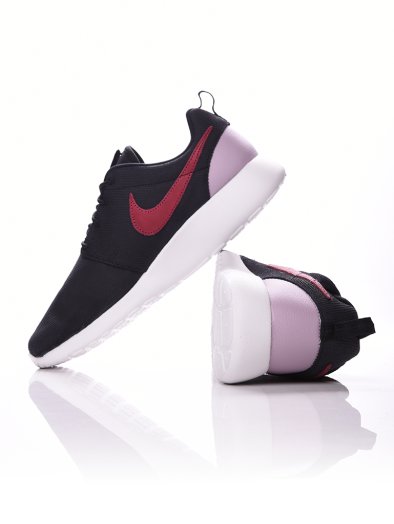 Wmns Nike Roshe One Suede