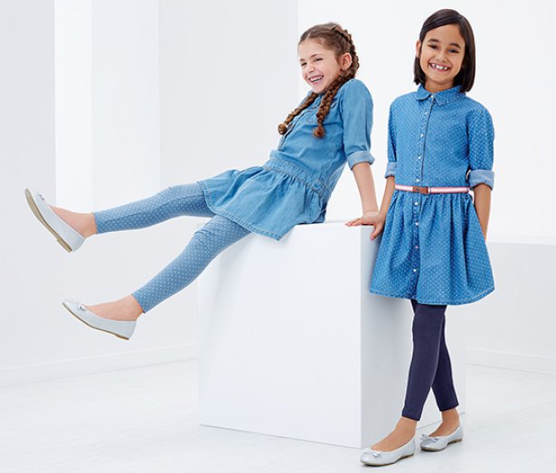 2 lányka leggings szettben, kék-pöttyös