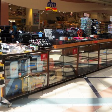 Plaza Bőrdíszmű Pult