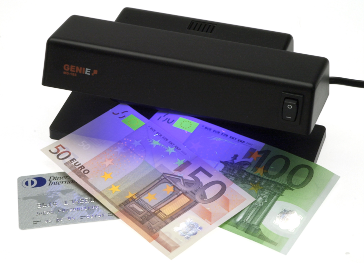 Genie MD 188 asztali bankjegyvizsgáló, 4W UV lámpa
