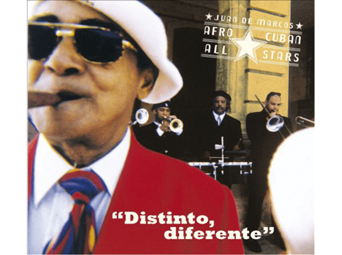 Distinto, diferente CD