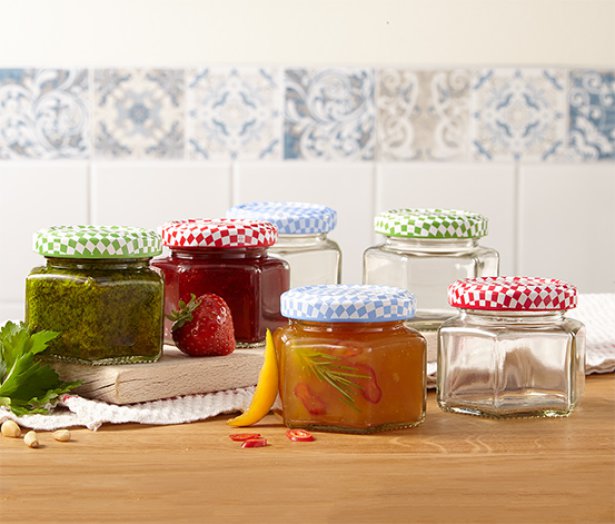 6 miniüveg szettben, csavaros zárral