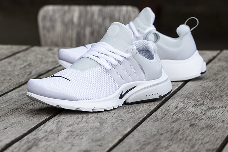 Itt a gyönyörű Nike Air Presto fehér sportcipő!
