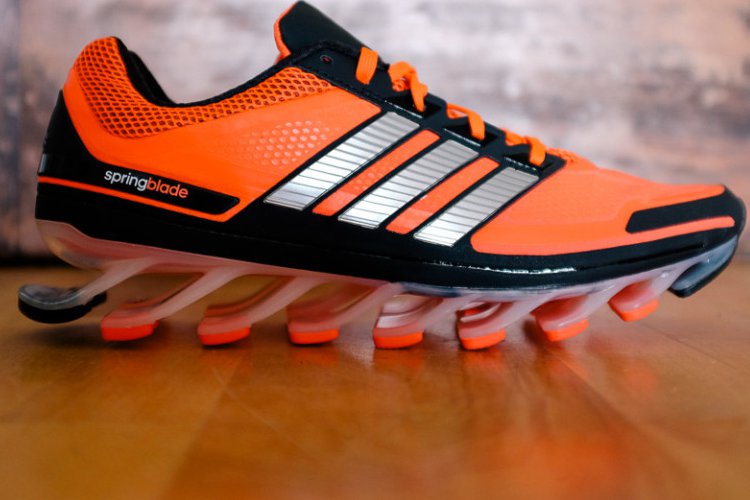 Adidas Springblade a legkorszerűbb futócipő?