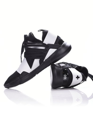 XCR BLACK/WHITE