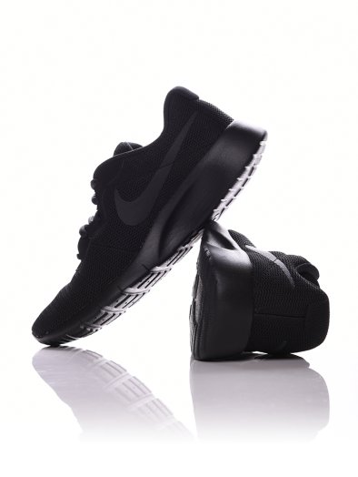 Nike Tanjun
