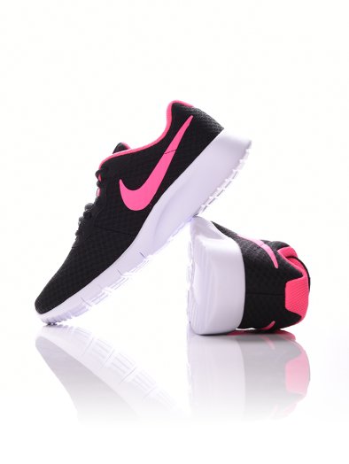 Nike Tanjun