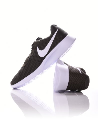 Nike Tanjun