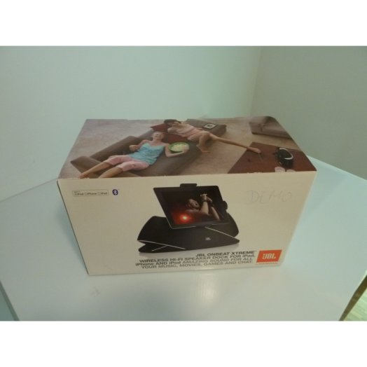 DEMO JBL - OnBeat Xtreme vezetéknélküli Bluetooth iPod/iPad/iPhone kihangosító