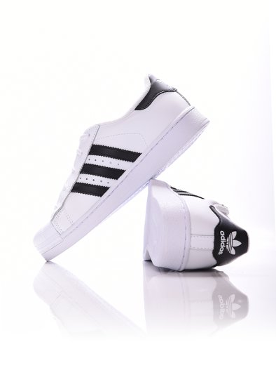 SUPERSTAR FOUNDATIO FTW
