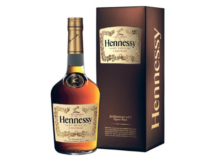 Hennessy konyak díszdobozban