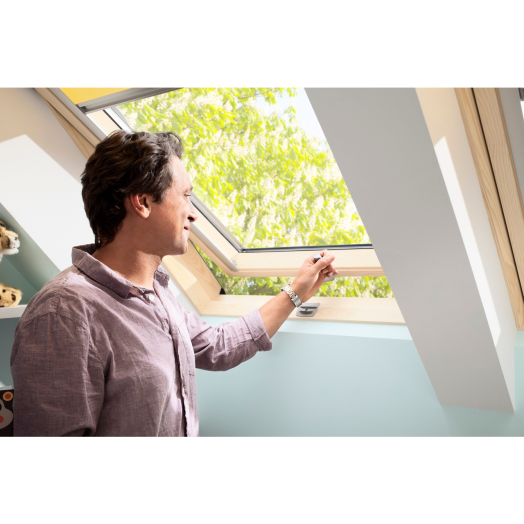 VELUX TETŐTÉRI ABLAK 78X118CM GLLMK061055B ALSÓ KILINCCSEL *KAP*