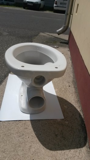 JIKA EUROLINE ÁLLÓ WC HÁTSÓ KIFOLYÁSÚ