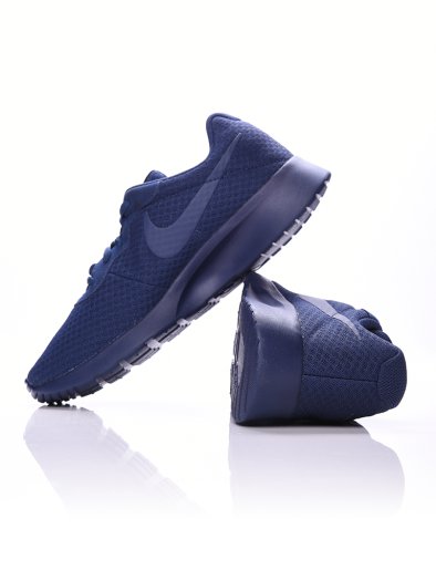 Nike Tanjun