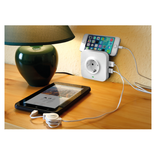 2P+F CSATLAKOZÓALJZAT + 2 UNIVERZ.  USB TÖLTŐVEL,TÚLFESZÜLTSÉGLEVEZETŐV