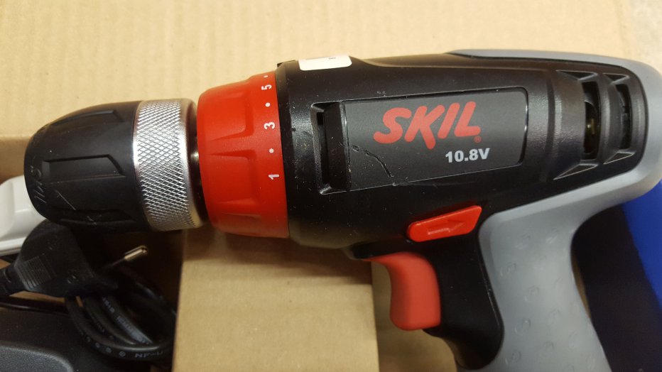 AKKUS FÚRÓ/CSAVAROZÓ 10,8V 2DB AKKU SKIL 2321AB                         Outlet