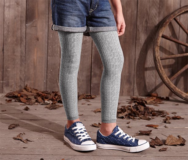 2 kötött lányka leggings szettben