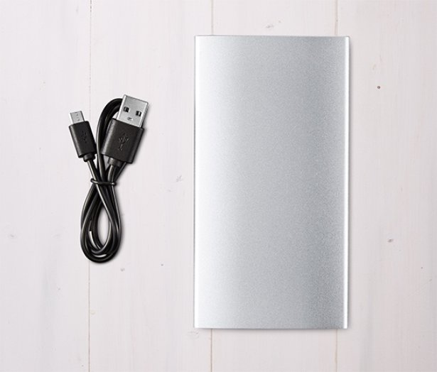 Powerbank tartalék LED-es akkumulátor