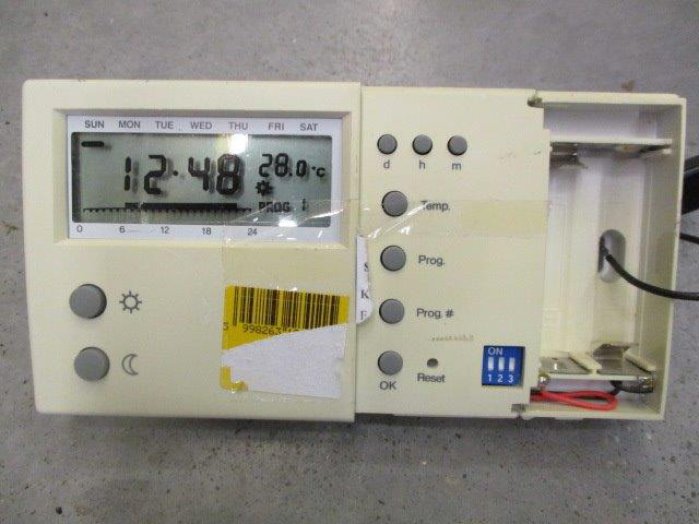 SZOBATERMOSZTÁT HH091 DIGITÁLISAN PROGRAMOZHATÓ, LCD KIJELZŐVEL Outlet