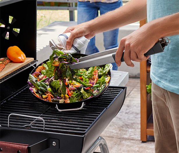 Nemesacél grillfogó