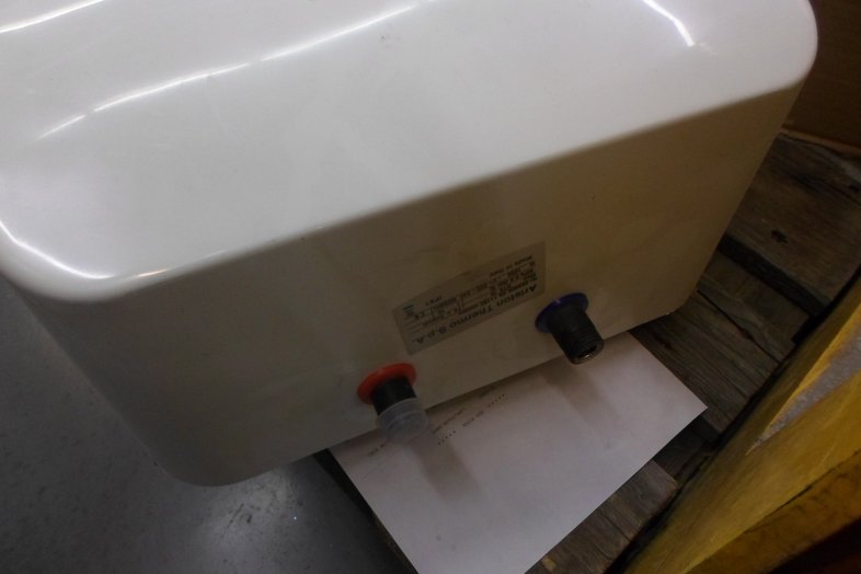 PERLA ELEKTROMOS VÍZMELEGÍTŐ 10L FELSŐ Outlet