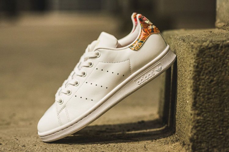 Tavaszias külsőt kapott az adidas Stan Smith