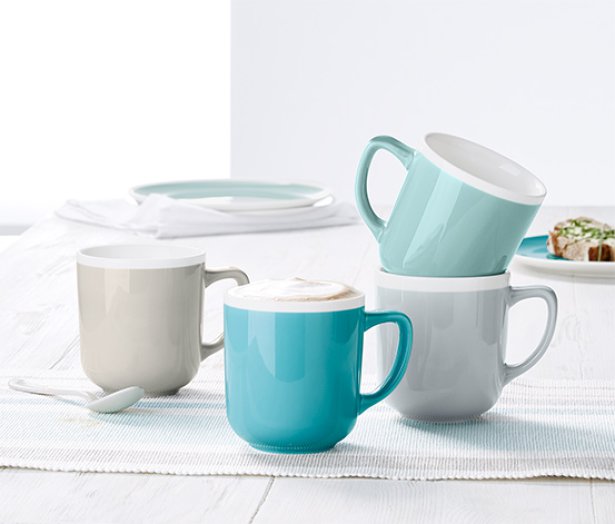 4 bögre szettben, porcelán