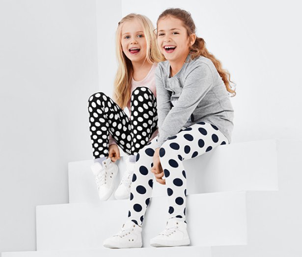 2 lányka leggings szettben, pöttyös