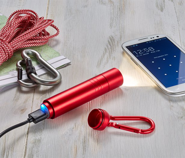 LED-es akkus zseblámpa powerbank-kel