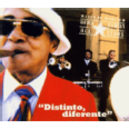 Distinto, diferente CD