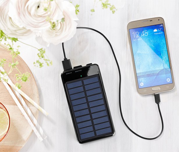 Powerbank napelemes töltőfunkcióval