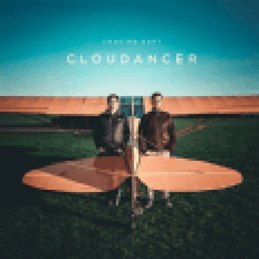 Cloud Dancer (CD)