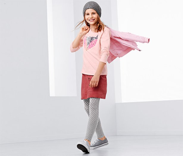 2 lányka kötött leggings szettben, rózsa