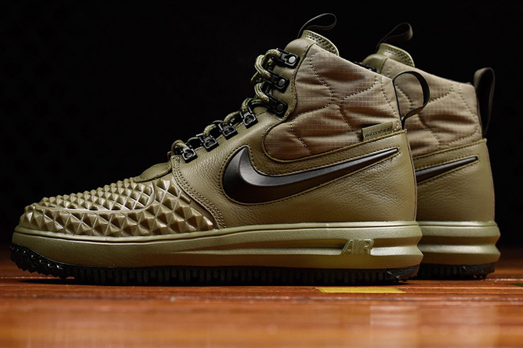nike-lunar-force-playersroom
