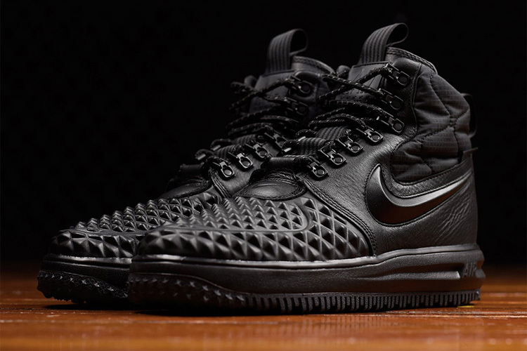 nike-lunarlon-force-fekete-playersroom