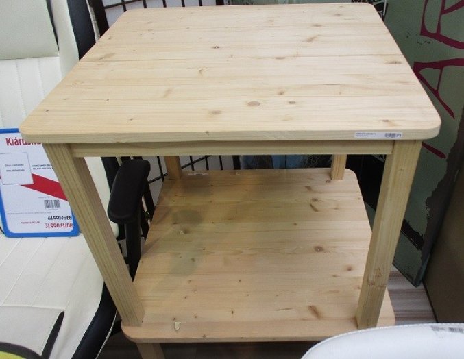 GYEREK ASZTAL 52X62,5X62,5CM KEZELETLEN FENYŐ Outlet