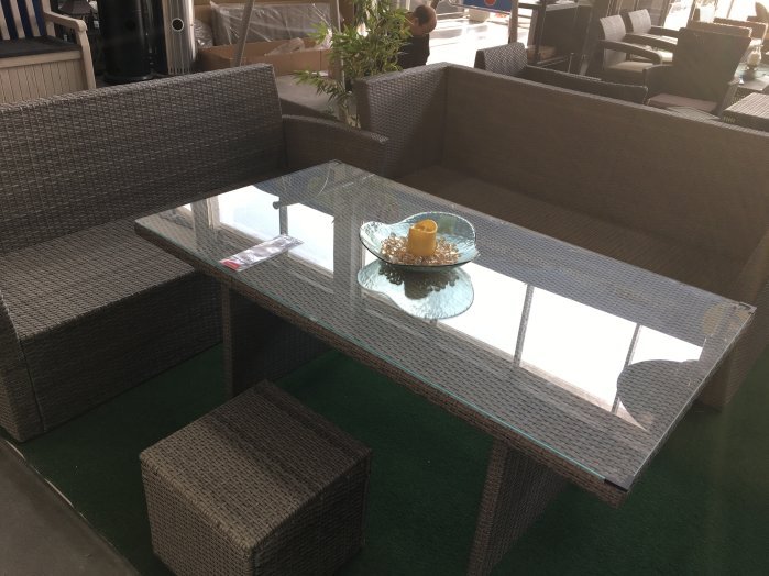 KERTI GARNITÚRA MŰRATTAN 2 SZÓFA+1ASZTAL+1ÜLŐKE Outlet