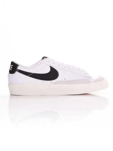 Blazer Low 77