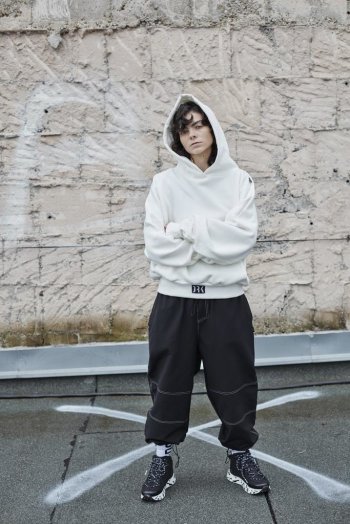 DRK BRAVE HOODIE WOMAN