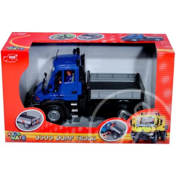 Kék Mercedes Unimog teherautó