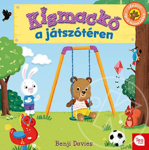 Kismackó a játszótéren