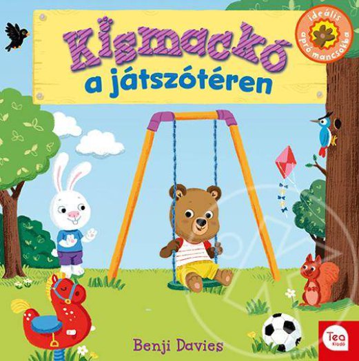 Kismackó a játszótéren
