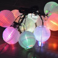 Napelemes LED lampion füzér (10 fehér lampion, 10 színes LED)