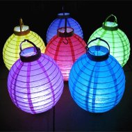 Világító LED lampion (20 cm) hét különböző színben