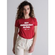 EGY EMBERKÉNT ELŐRE T-SHIRT WOMEN