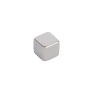 SUKI MÁGNES KOCKA 5X5MM NEODÍMIUM EZÜST 8DB/CSOMAG