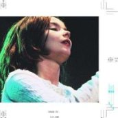 Debut-Live CD